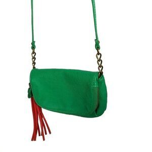 𝅺ECOTE Faux Leather Crossbody Shoulder Purse Kelly Green Tassel Chain Strap